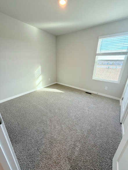 Building Photo - 7809 N 169th St