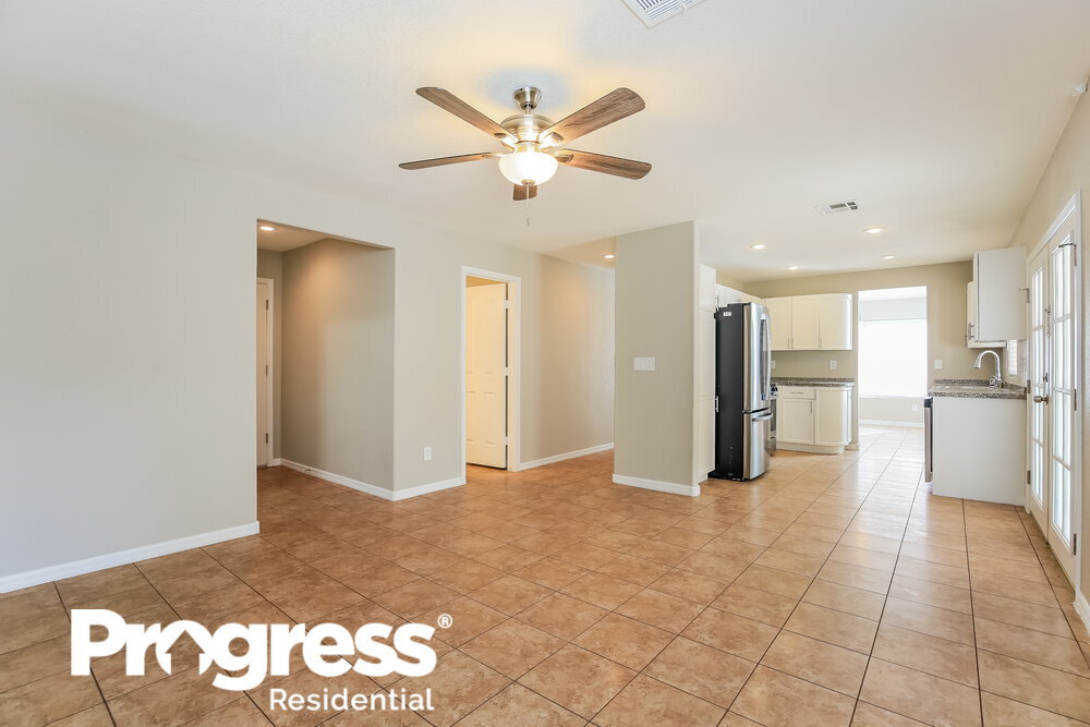 Building Photo - 9123 Sangria Ln