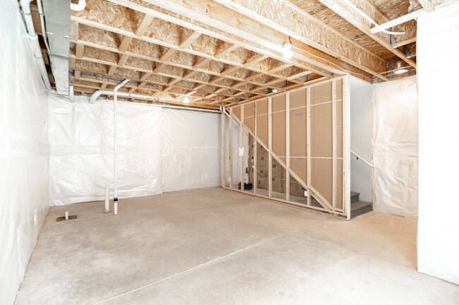 Building Photo - 6825 E Lowry Blvd