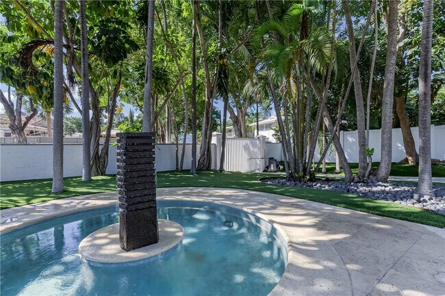 Building Photo - 1800 Admirals Way