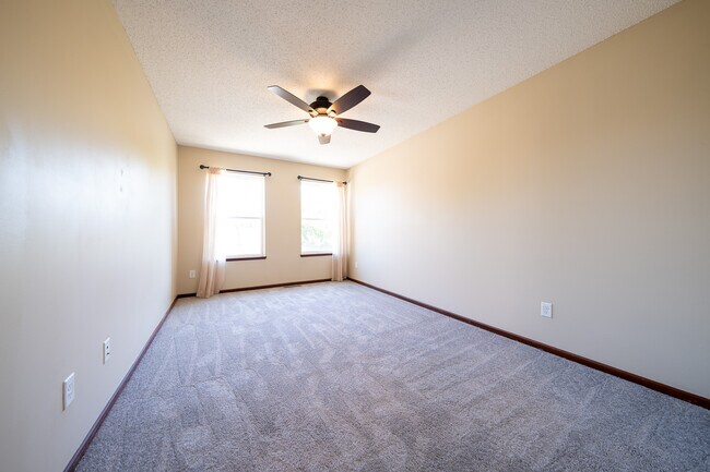 Building Photo - 16549 Dodd Ln