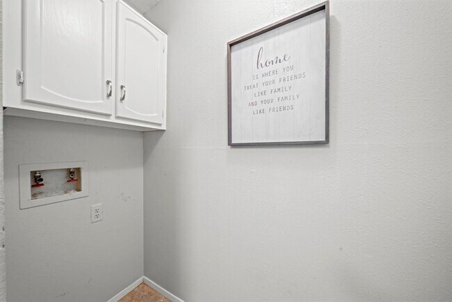Building Photo - 14555 Wunderlich Dr