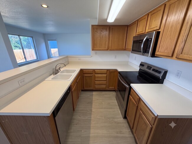 Building Photo - Stunning 4-Bed 3.5-Bath Home with Finished Entertainment Basement