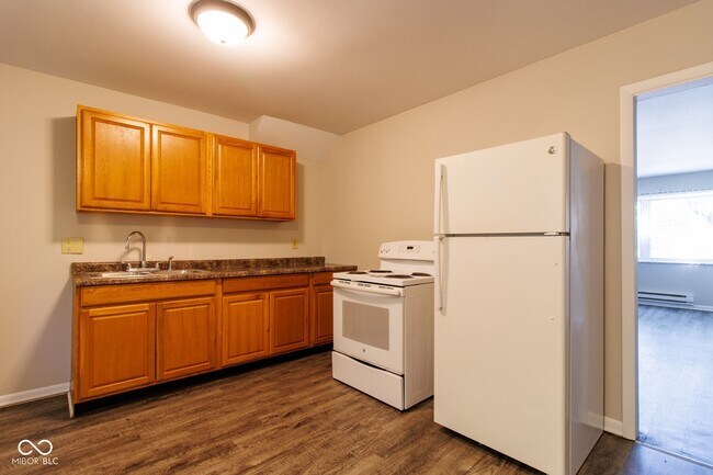 Building Photo - 5915 Devington Rd