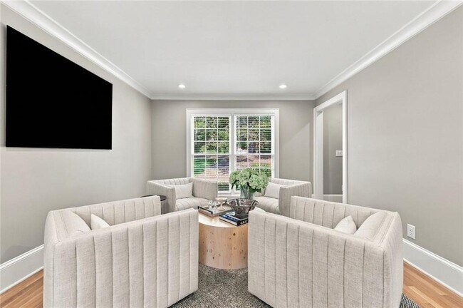 Building Photo - 5179 Meadowlake Dr