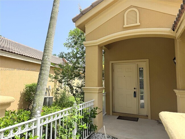 Building Photo - 899 Phoenix Way