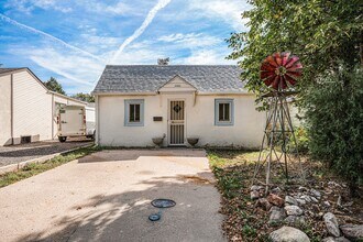 Building Photo - Fantastic House In Desirable Englewood Neighborhood