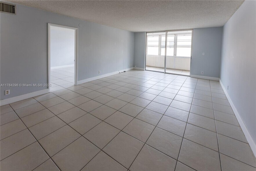 Building Photo - 410 NW 68th Ave