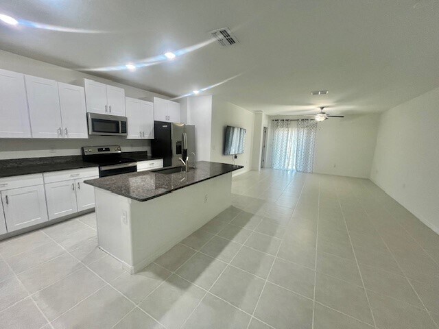 Building Photo - 9906 Spanish Lime Ct