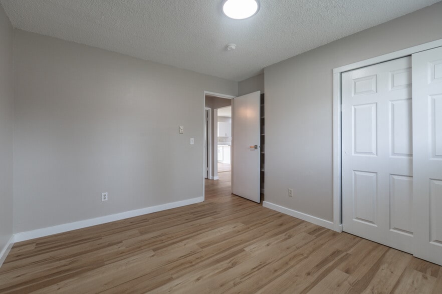 Building Photo - 110 SW Fleishauer Ln