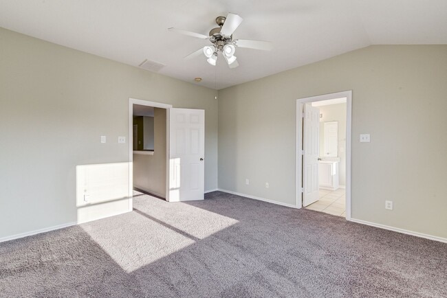 Building Photo - Gorgeous 3bed/2.5bath home!