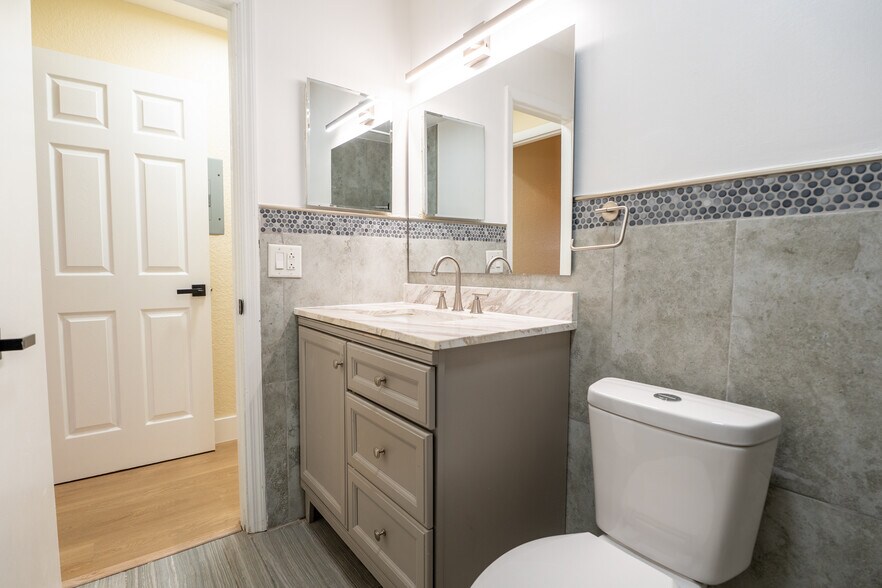 Building Photo - 10911 NW 45th St