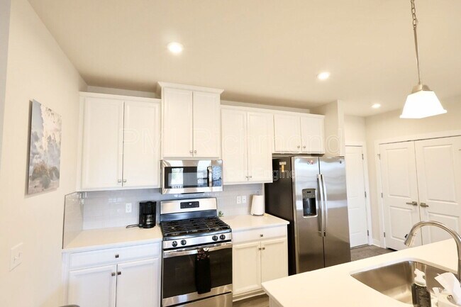 Building Photo - 3800 Maze Runner Dr