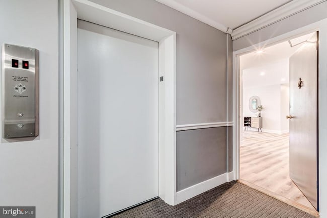 Building Photo - 600 Roosevelt Blvd