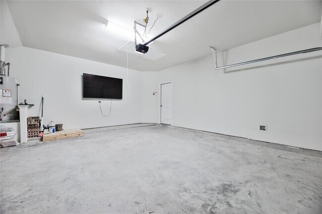 Building Photo - 9539 Summer River Dr