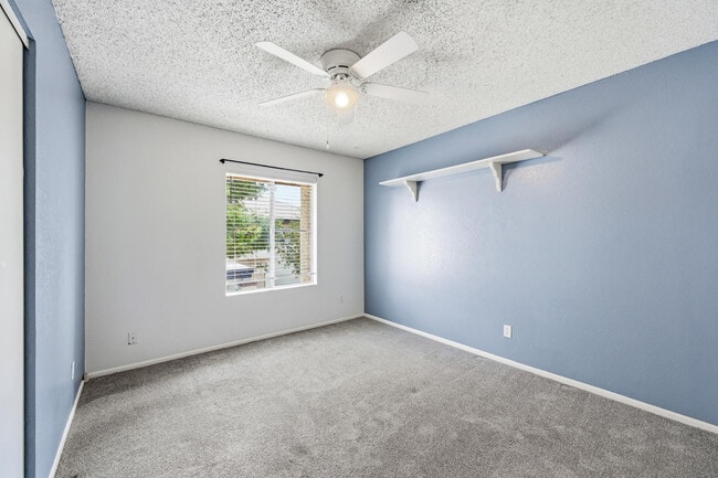 Building Photo - 754 E Eugie Ave