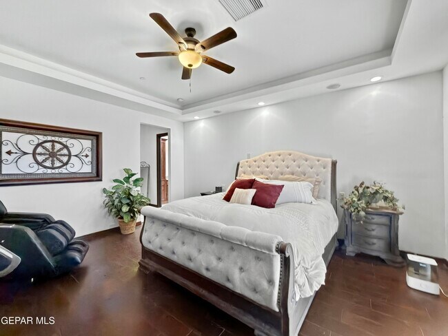 Building Photo - 444 San Clemente Dr