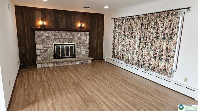 Building Photo - 559 Heckman Ave