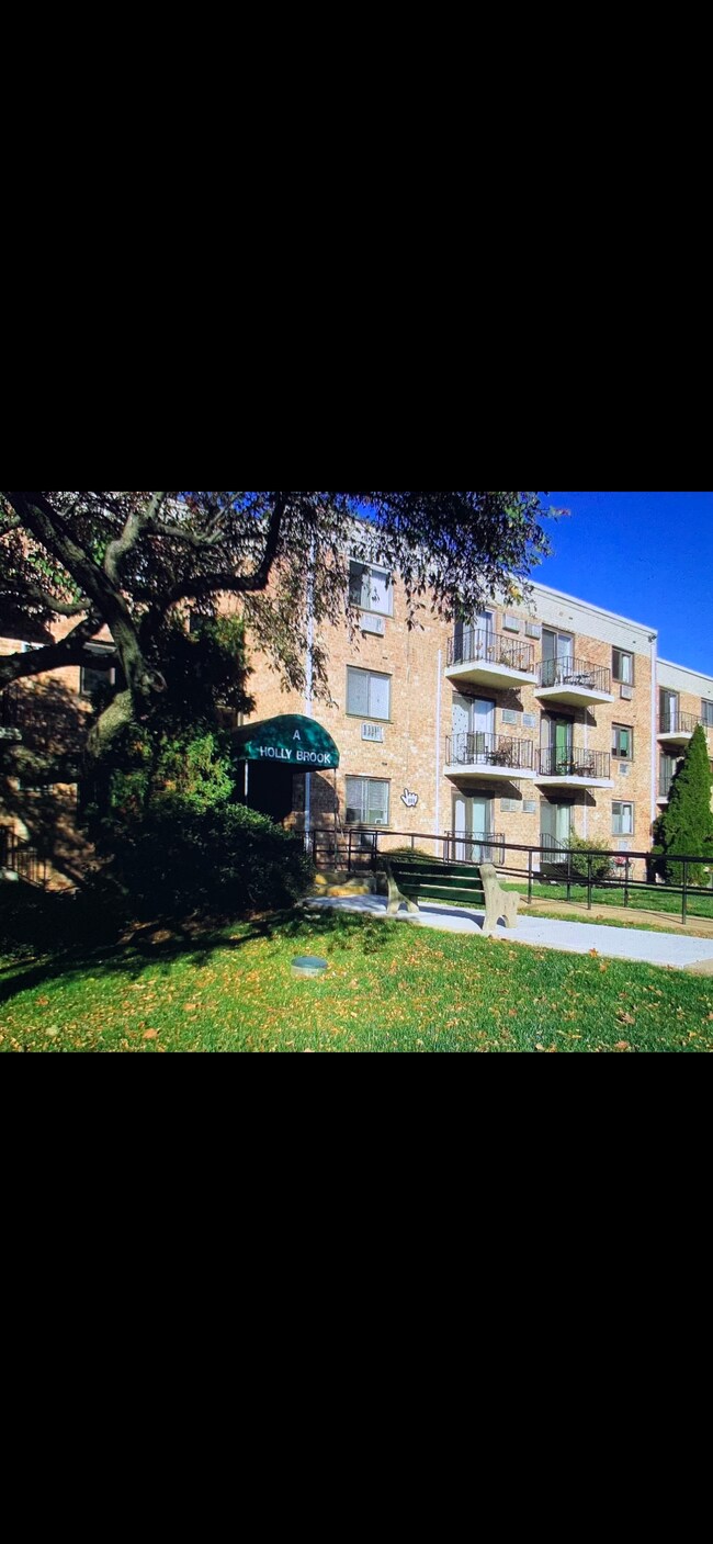 Building Photo - 3421 W Chester Pike