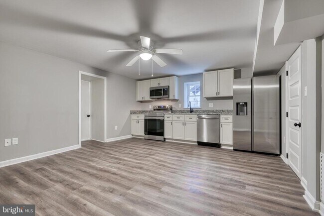 Building Photo - 6722 Brentwood Ave