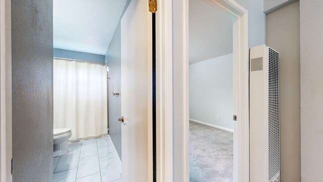 Building Photo - Serene 2 Bedroom 2 Bath Townhome in Windsor, CA with Carport Included!