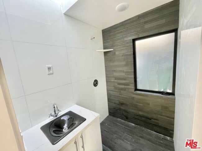 Building Photo - 3617 Helms Ave