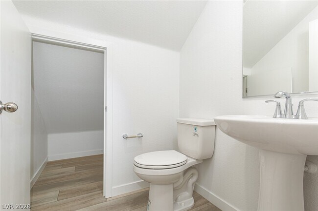 Building Photo - 9583 Noah Pointe Ave