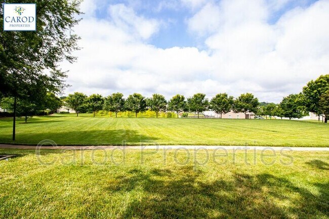 Building Photo - 8630 Redding Glen Ave