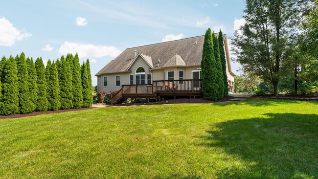 Building Photo - 9069 Emerson Dr