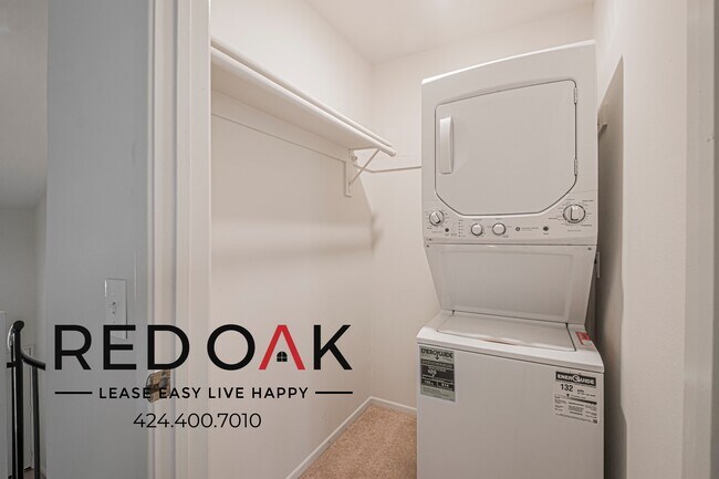 Building Photo - 4651 Cahuenga Blvd