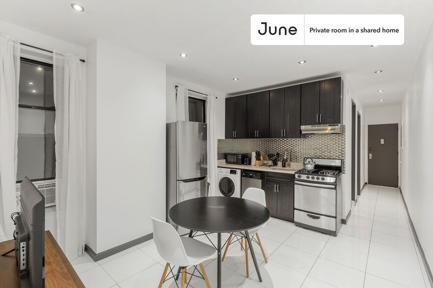 Building Photo - Room in Shared 3 bed/1 bath home in Upper West Side