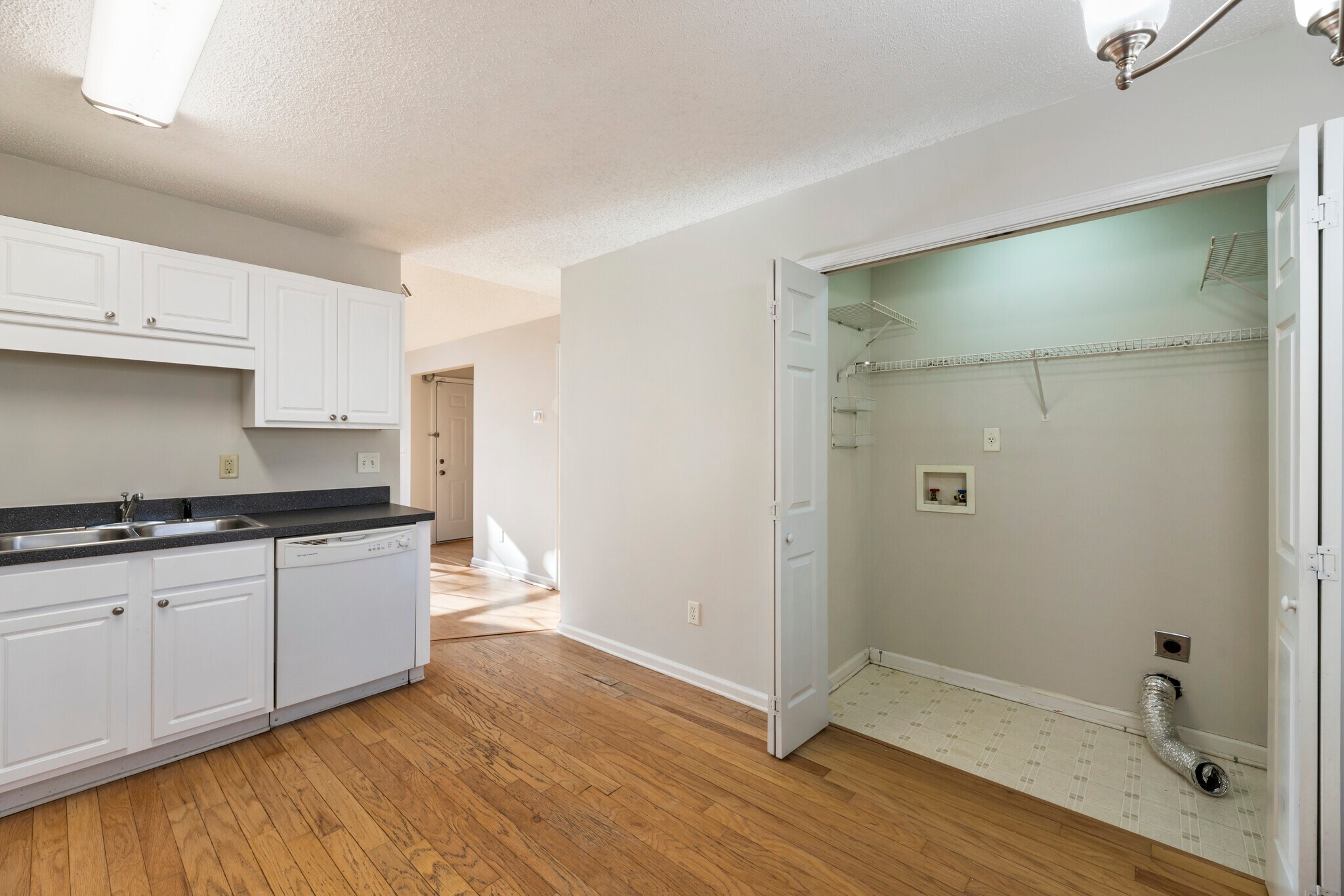 Building Photo - 6605 Overton Cir