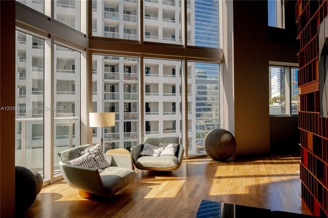 Building Photo - 1300 Brickell Bay Dr