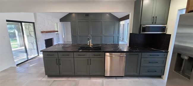 Building Photo - 1723 Lakeway Blvd