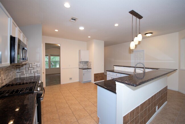 Building Photo - 2753 Foster Hill Dr