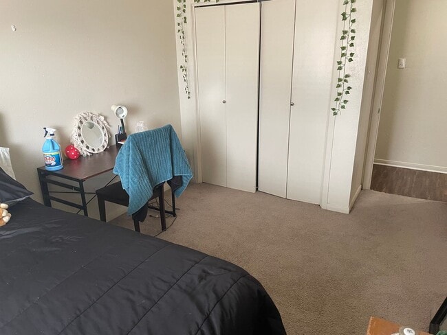 Building Photo - AVAILABLE FOR AUGUST MOVE IN!!!  Spacious ...