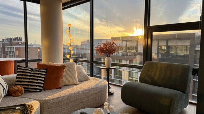 Building Photo - 1901 9th St NW