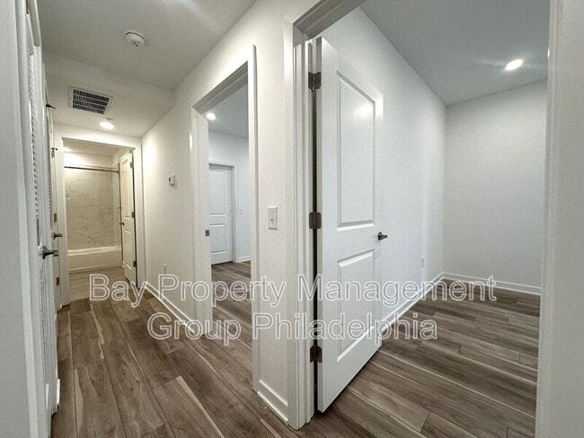 Building Photo - 2702 Frankford Ave