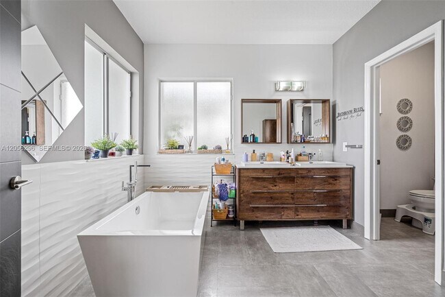 Building Photo - 3654 SW 150th Ct