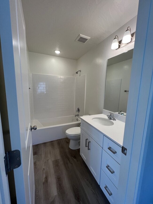 Building Photo - Beautiful 3 bedroom townhome in Ivins!!
