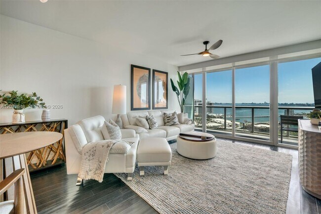 Building Photo - 888 Biscayne Blvd