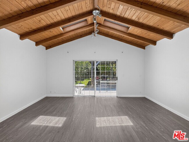 Building Photo - 16746 Tupper St