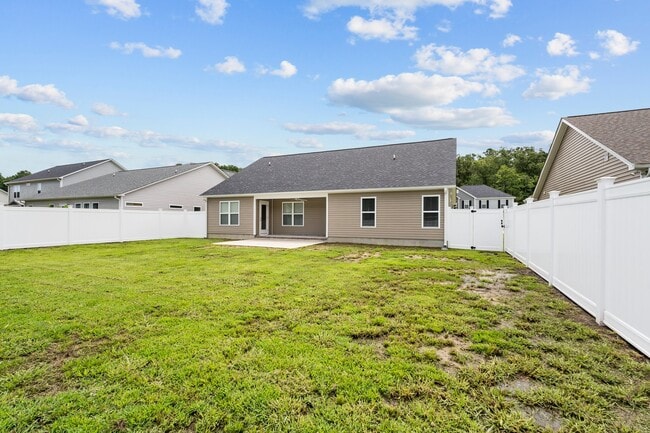 Building Photo - 118 Station Yard Rd