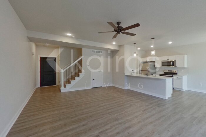 Building Photo - 6917 Holly Ct