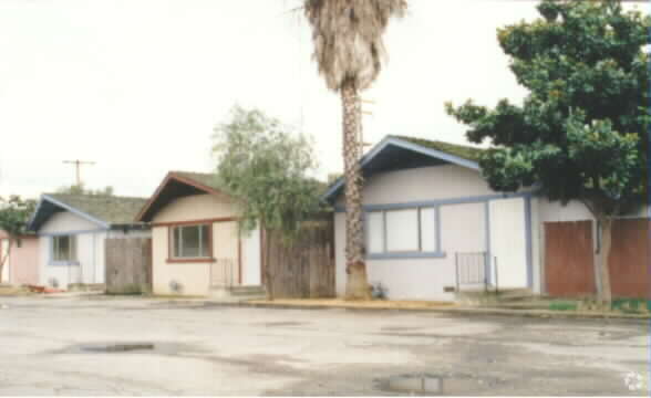 Building Photo - 434 B St