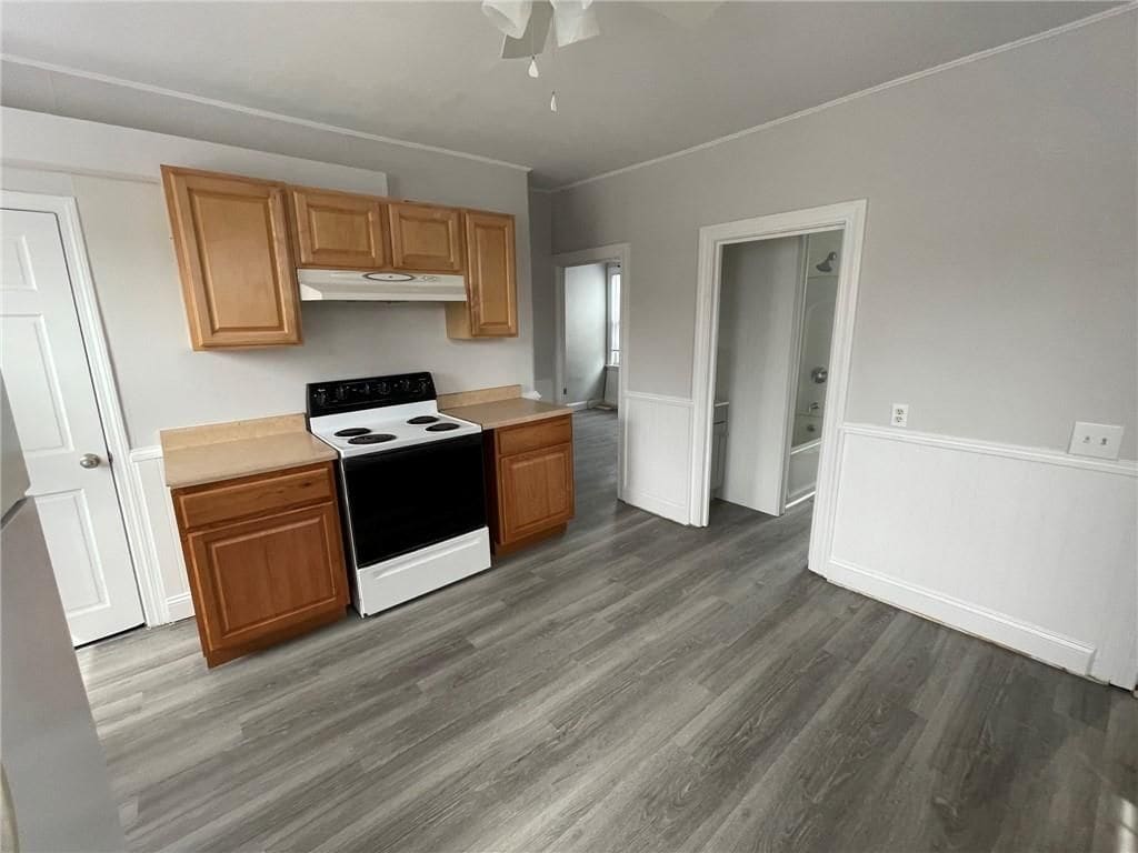 Building Photo - 318 Elm St