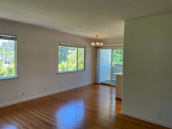 Building Photo - 207 Kent Ave