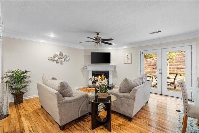 Building Photo - 1052 Travelers Trail