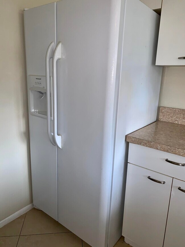 Building Photo - 4799 Via Palm Lakes