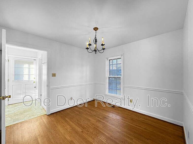 Building Photo - 108 Adams St